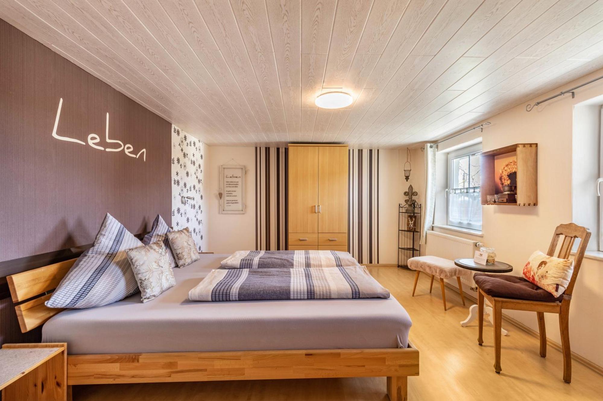 Ferienhaus Em Biehl Frankenhofen Exteriör bild
